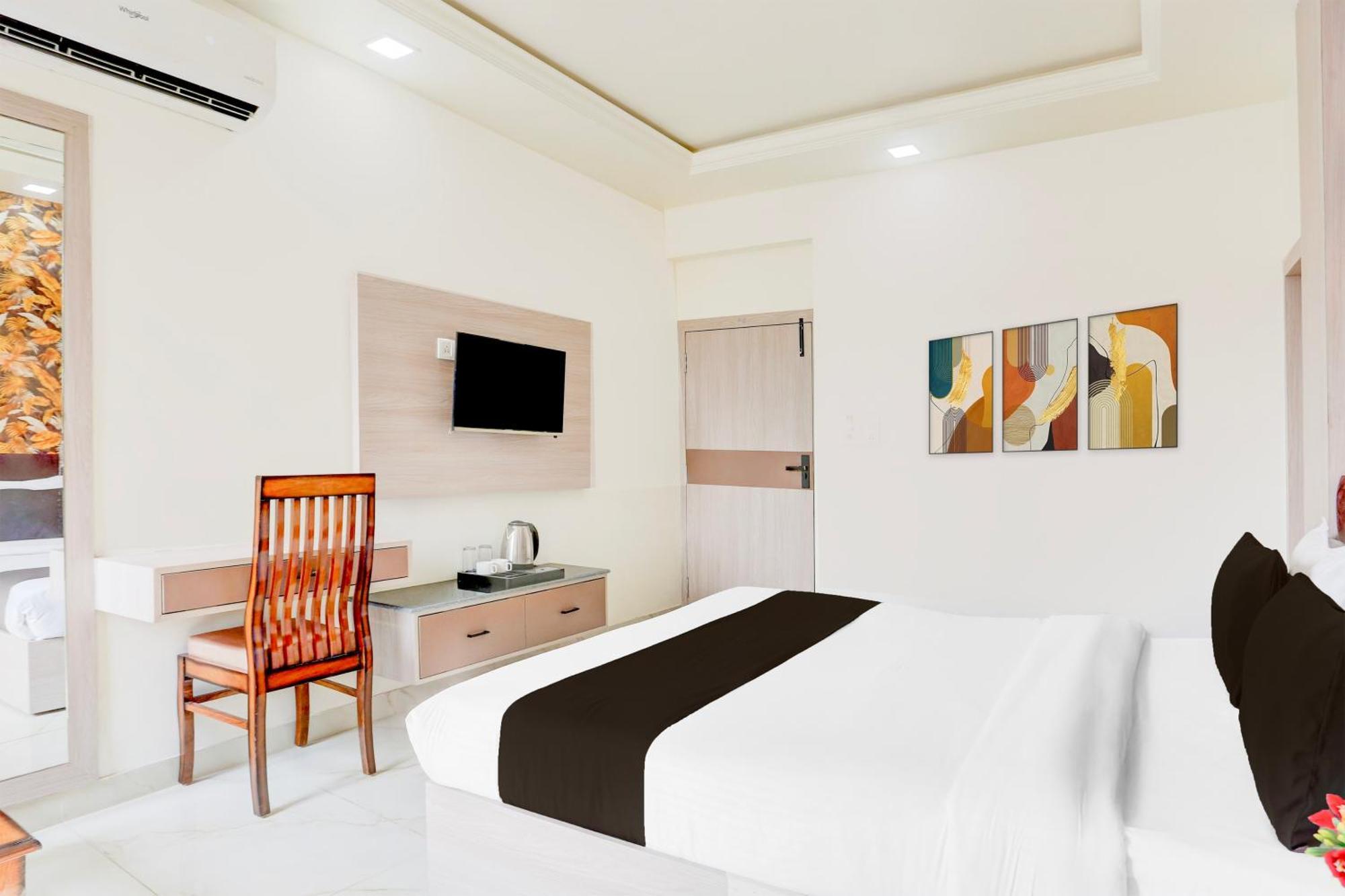 Collection O The Vidya Grand Hotell Rudrapur Exteriör bild