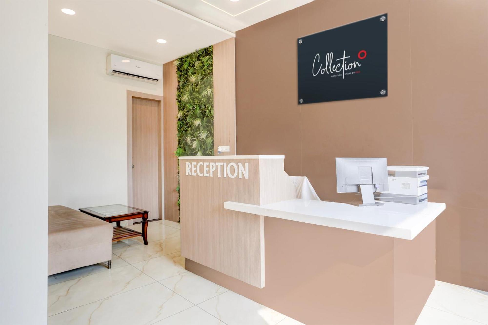Collection O The Vidya Grand Hotell Rudrapur Exteriör bild